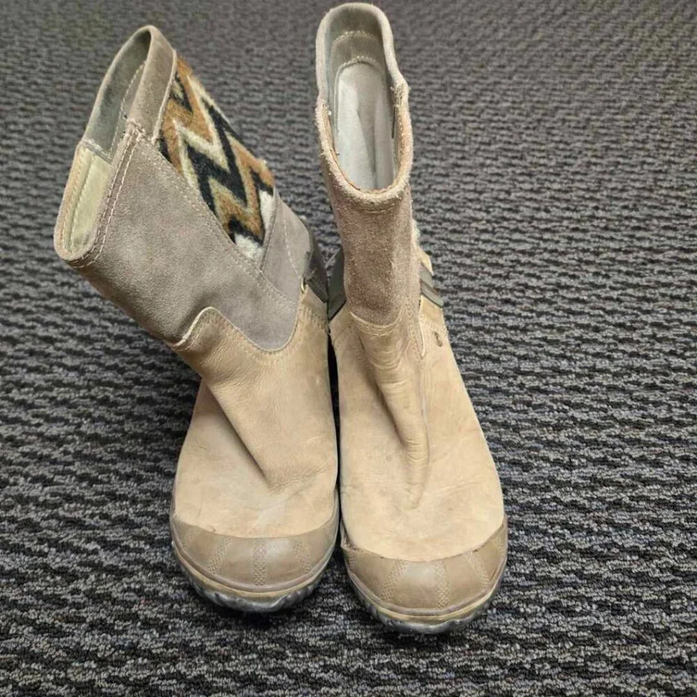 Sorel Slim Shortie Boots Women 8 Tobacco Brown Indian Blanket Waterproof Suede